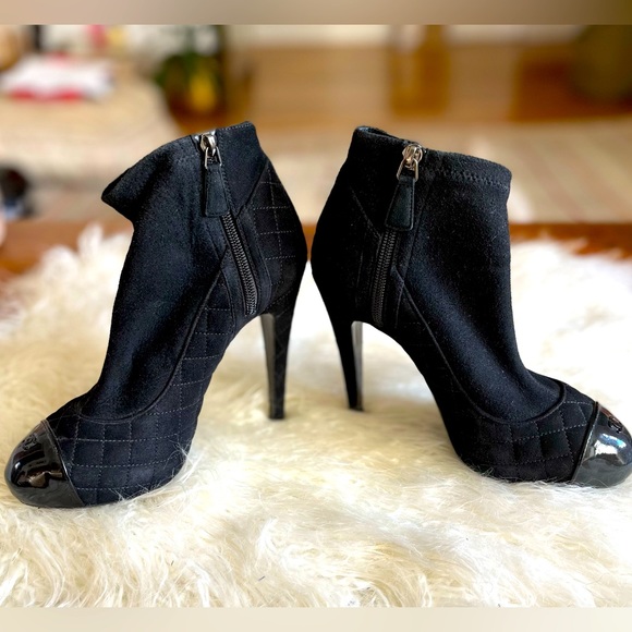 CHANEL QUILTED SUEDE HEEL ANKLE BOOTIE